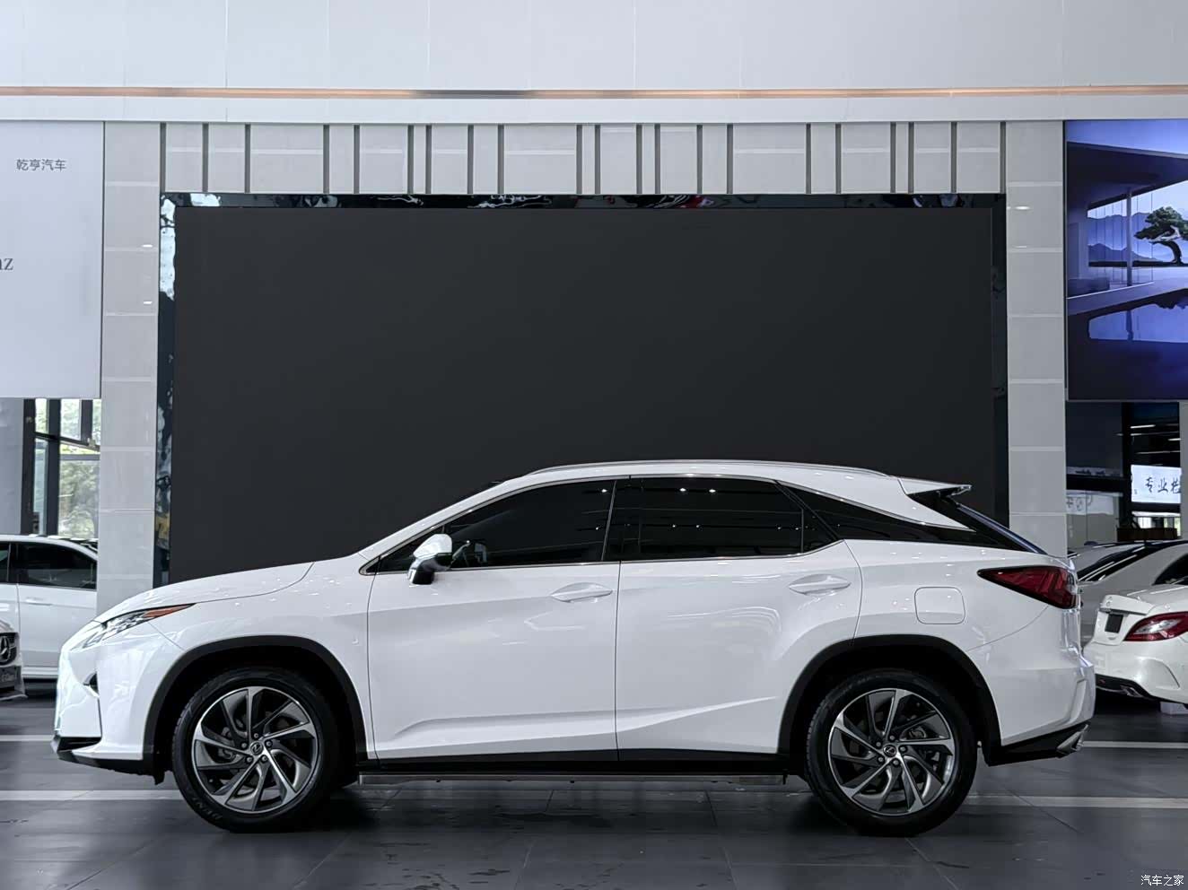 Lexus RX, 2019 3
