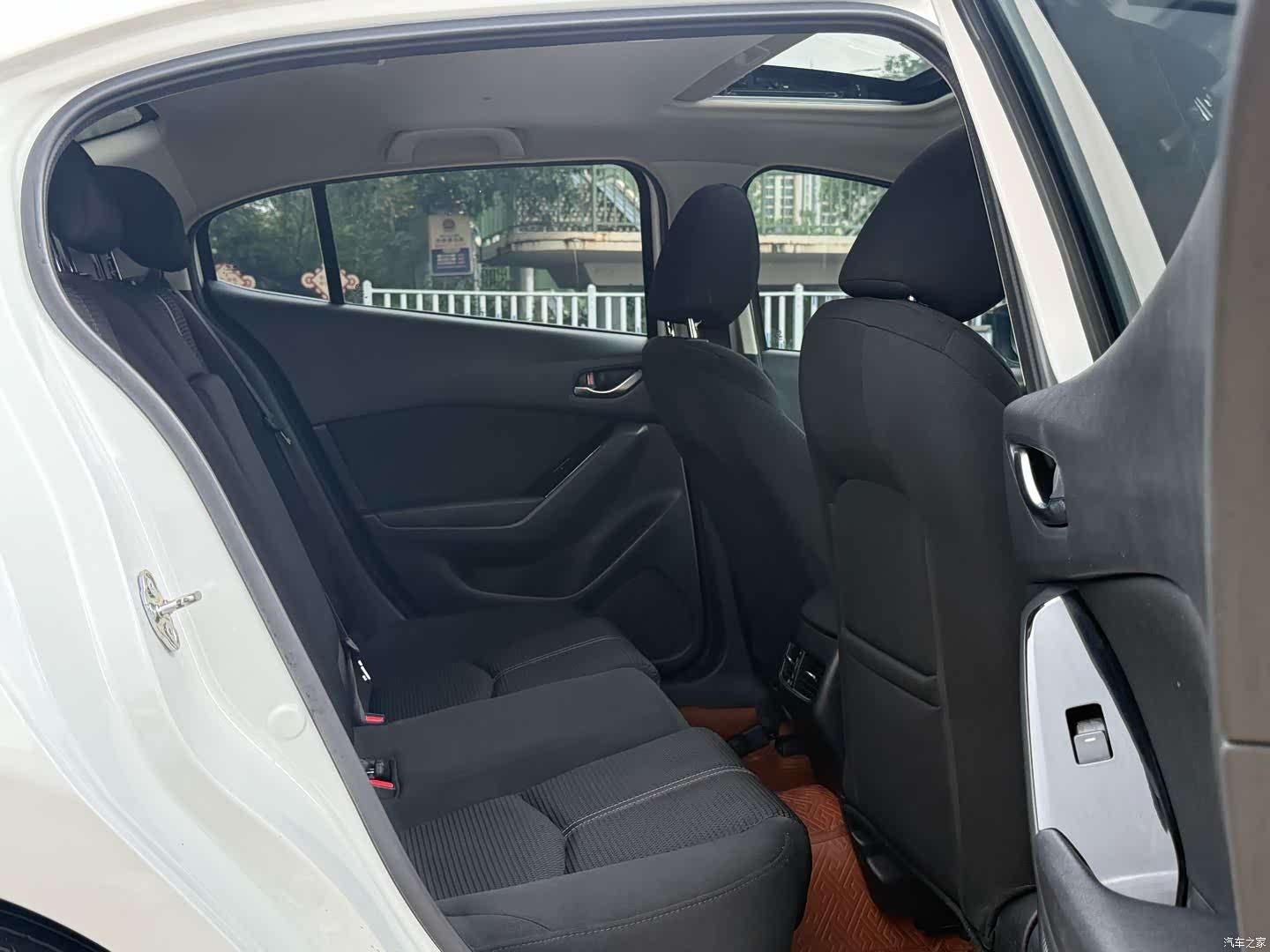 Mazda Mazda3, 2019 21