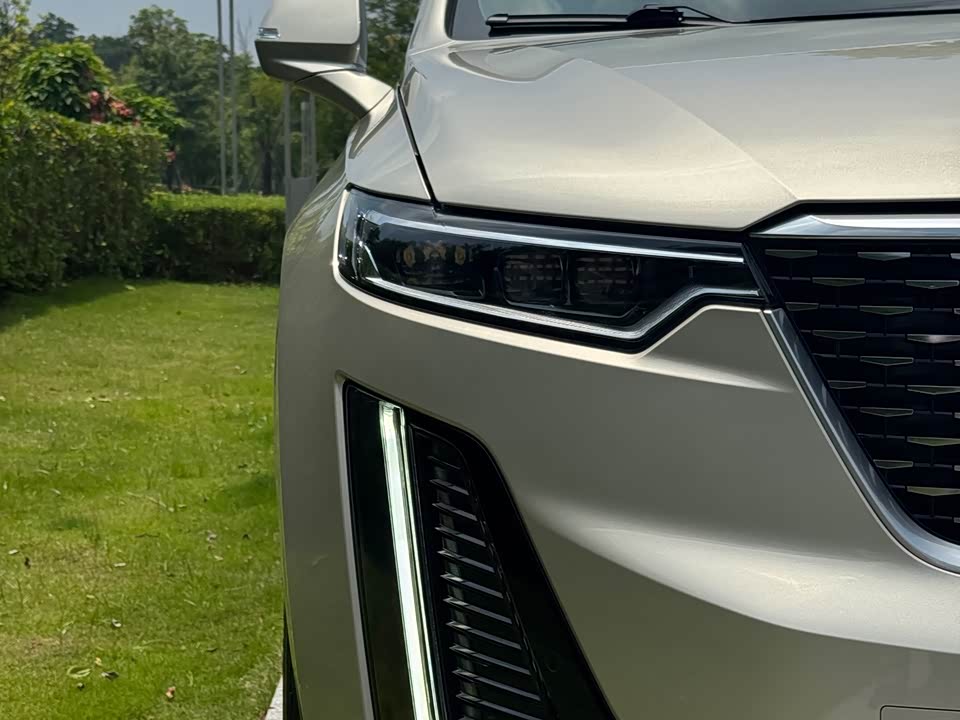 Cadillac XT6