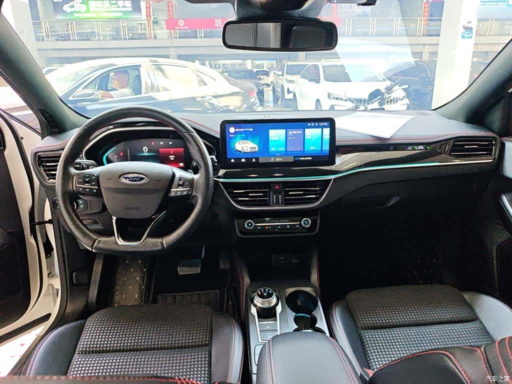 Ford Focus, 2022 6