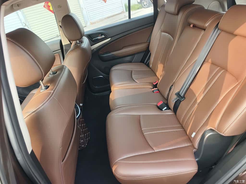 BYD S7, 2015 11