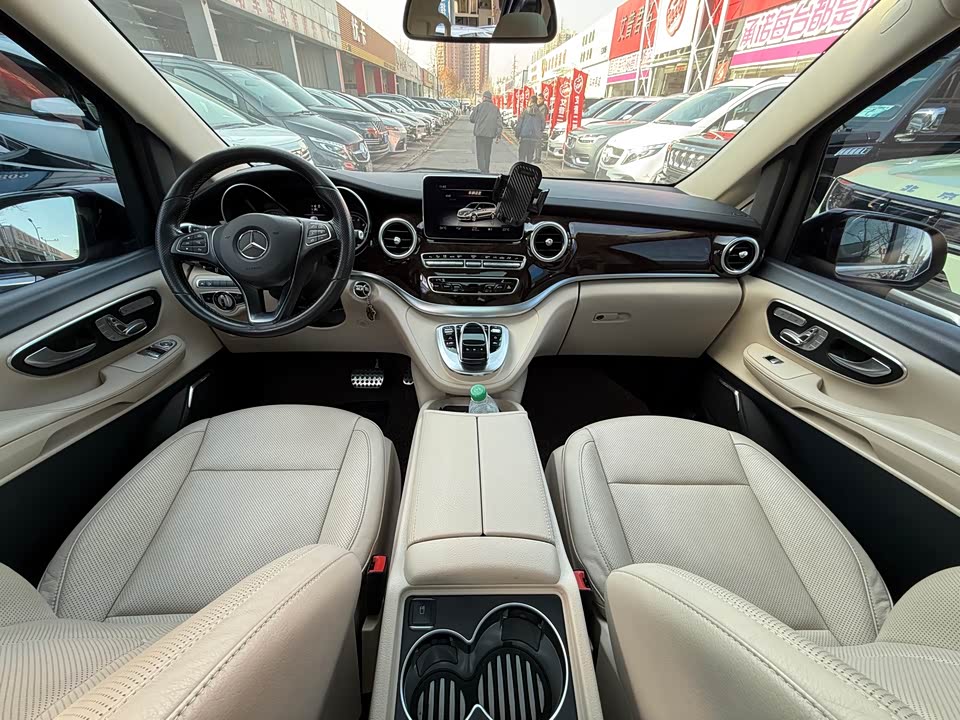 Mercedes-Benz V-class