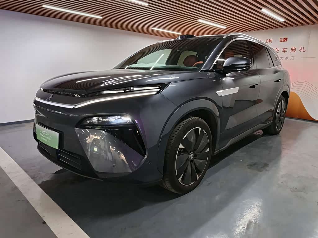 BYD Tang L