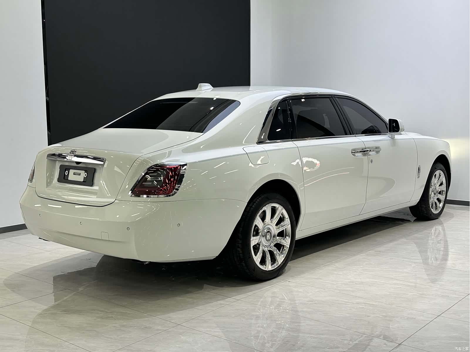 Rolls-Royce Ghost, 2025 7