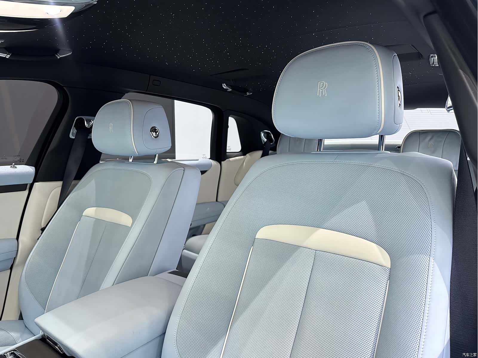 Rolls-Royce Ghost, 2025 12
