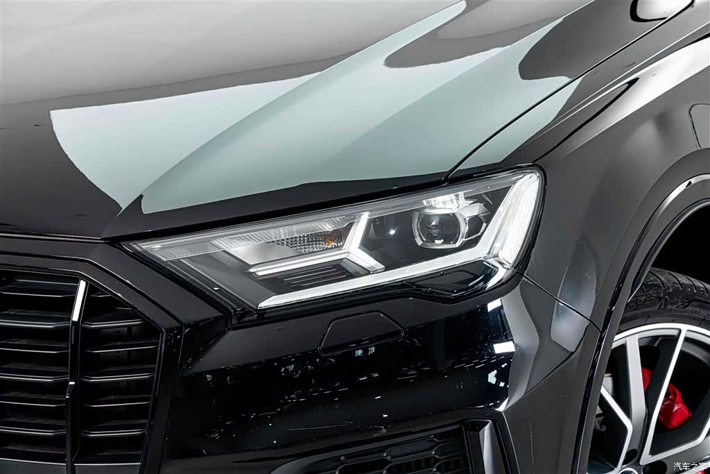 Audi Q7, 2023 4