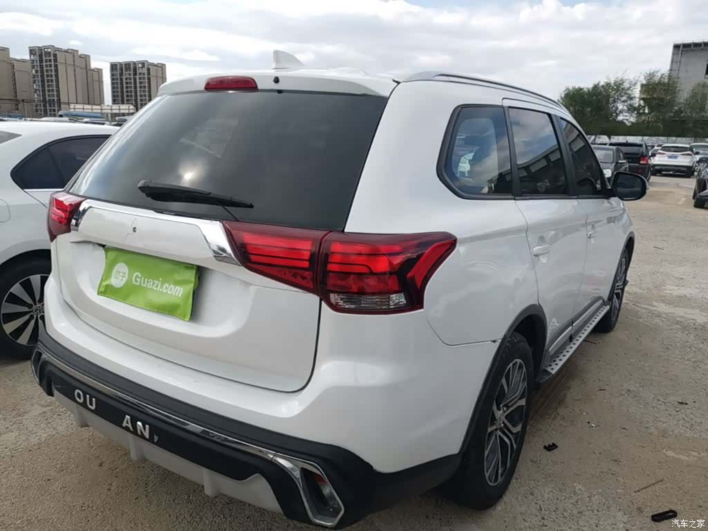 Mitsubishi Outlander, 2017 все фото