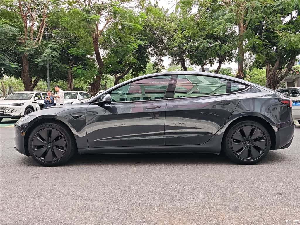 Tesla Model 3, 2024 7