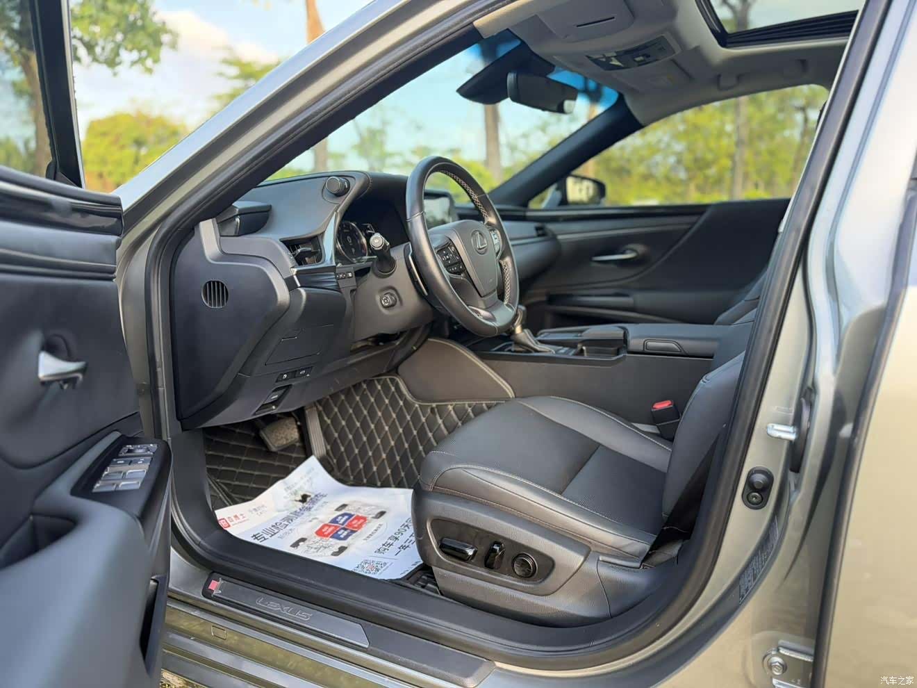Lexus ES, 2021 все фото