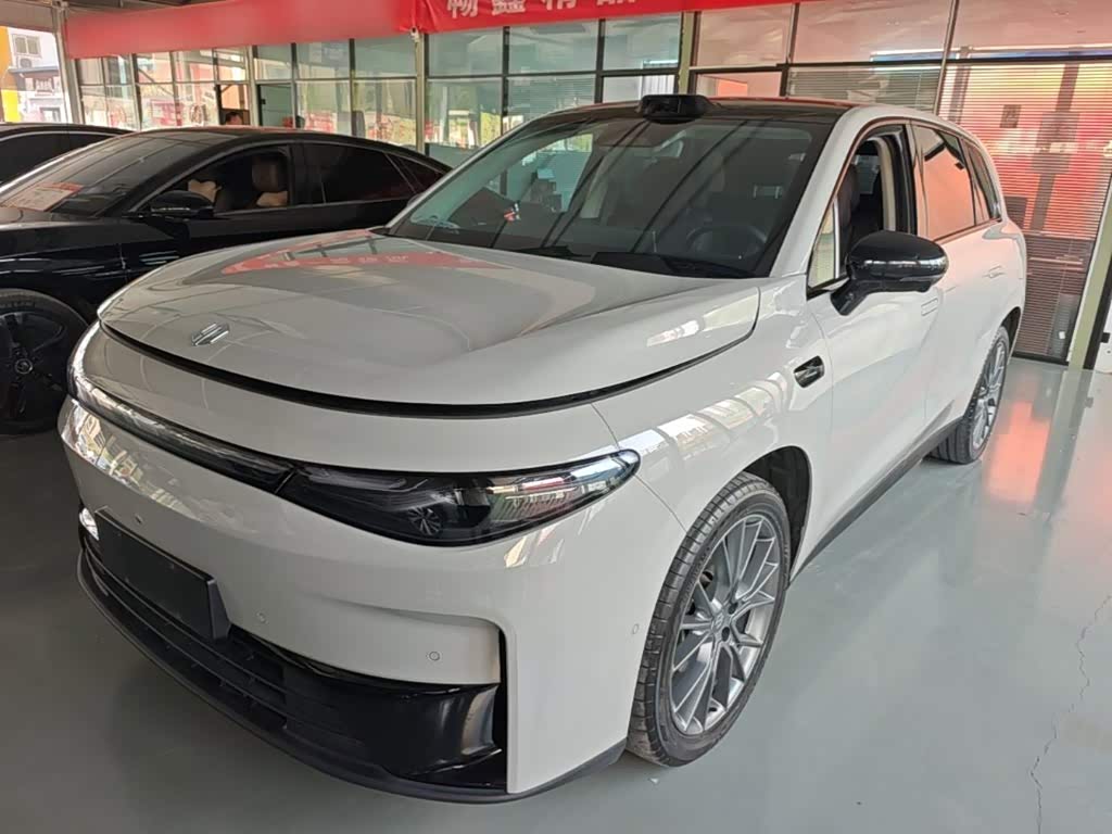 Leapmotor C10