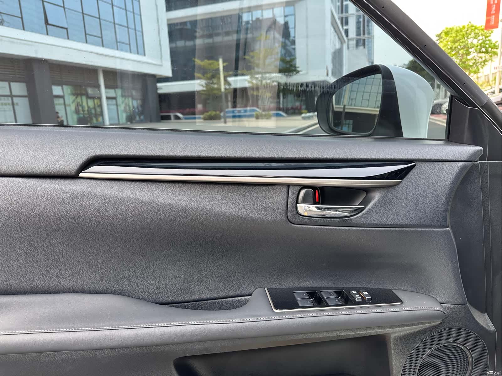 Lexus ES, 2015 7