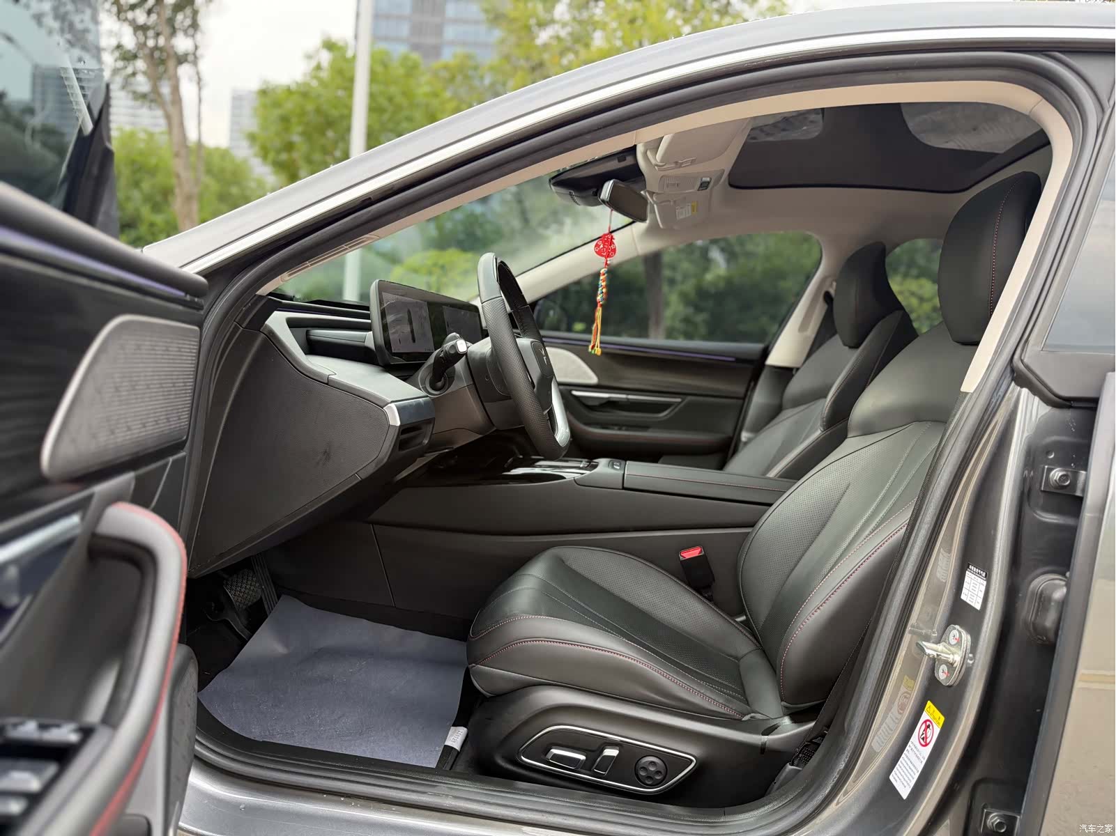 Xpeng P7, 2022 4