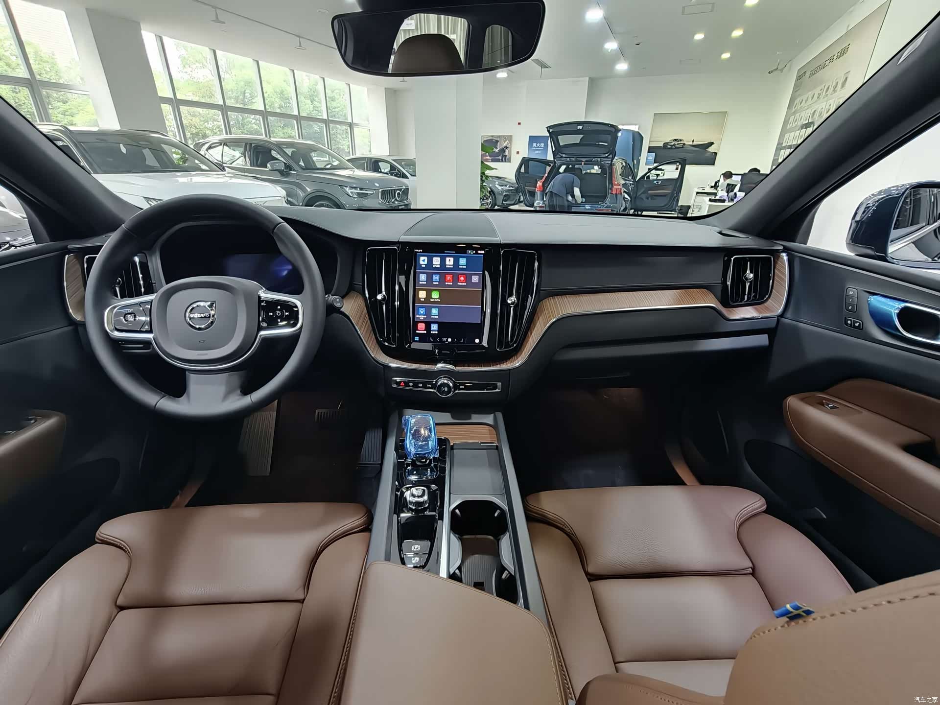 Volvo XC60, 2025 14