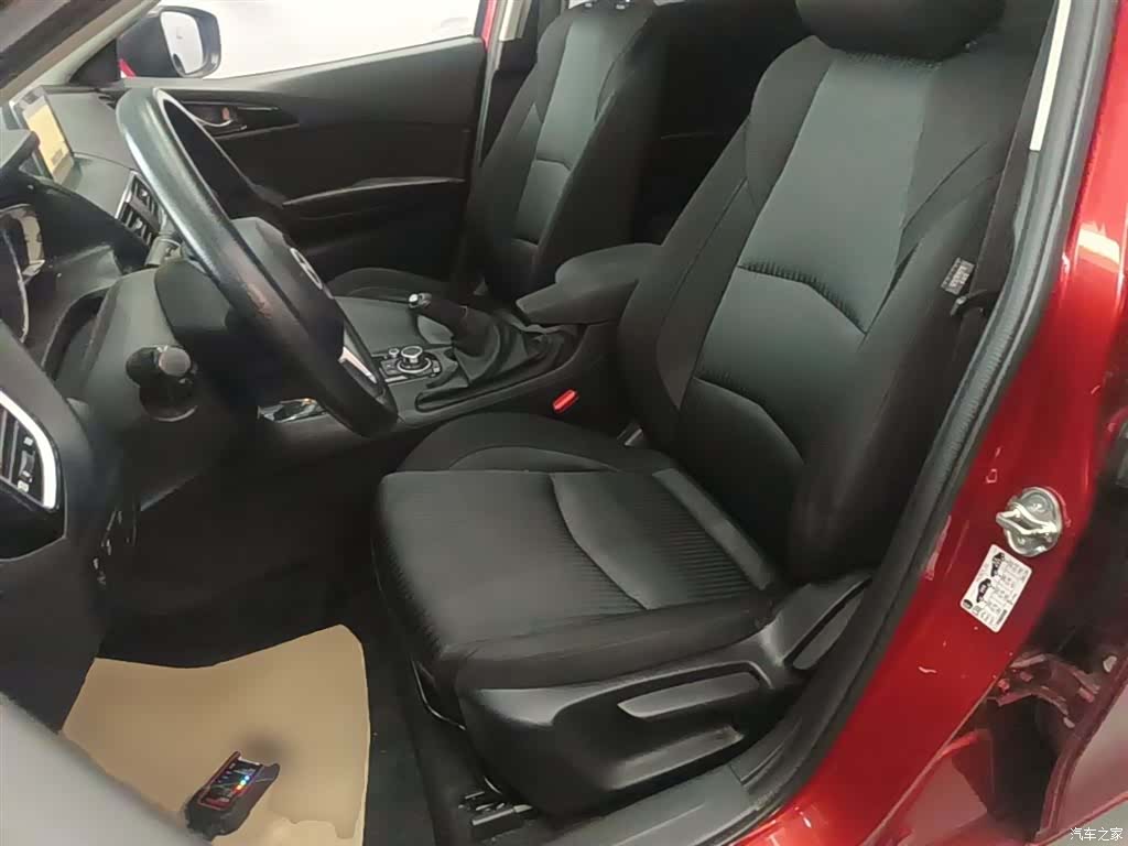 Mazda Mazda3, 2015 15