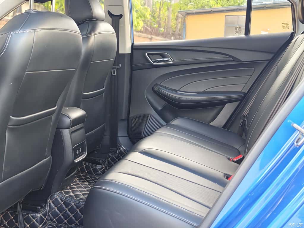 Roewe i5, 2019 14