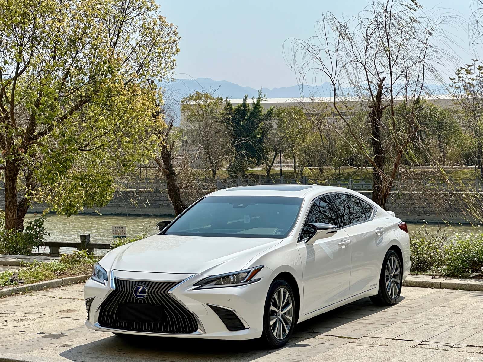 Lexus ES, 2020 1