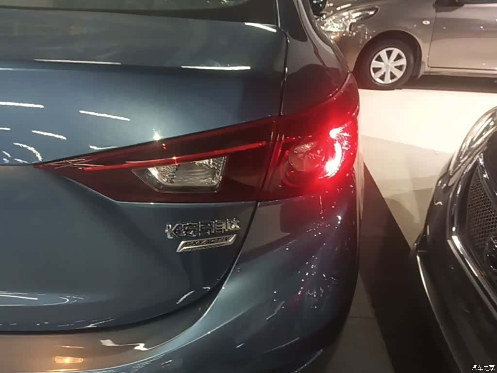 Mazda Mazda3, 2017 8