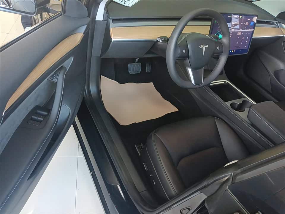 Tesla Model 3 Tesla Model 3