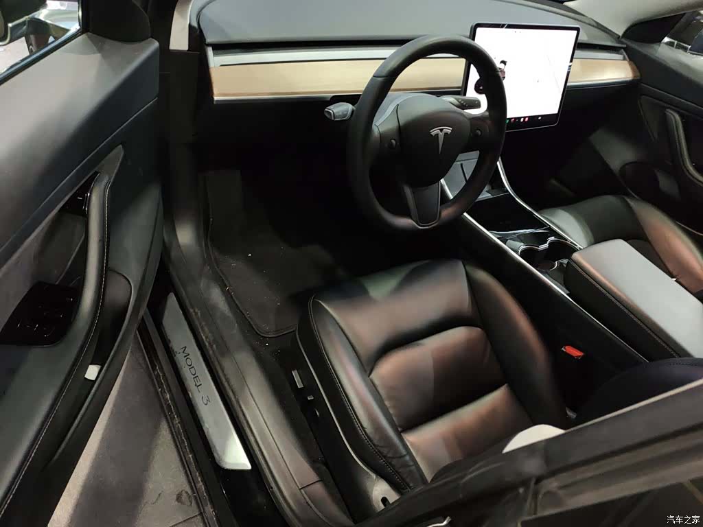 Tesla Model 3, 2020 12