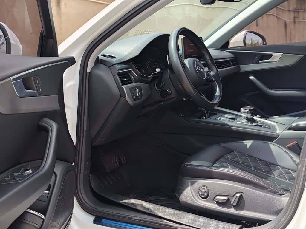 Audi A4L, 2019 16