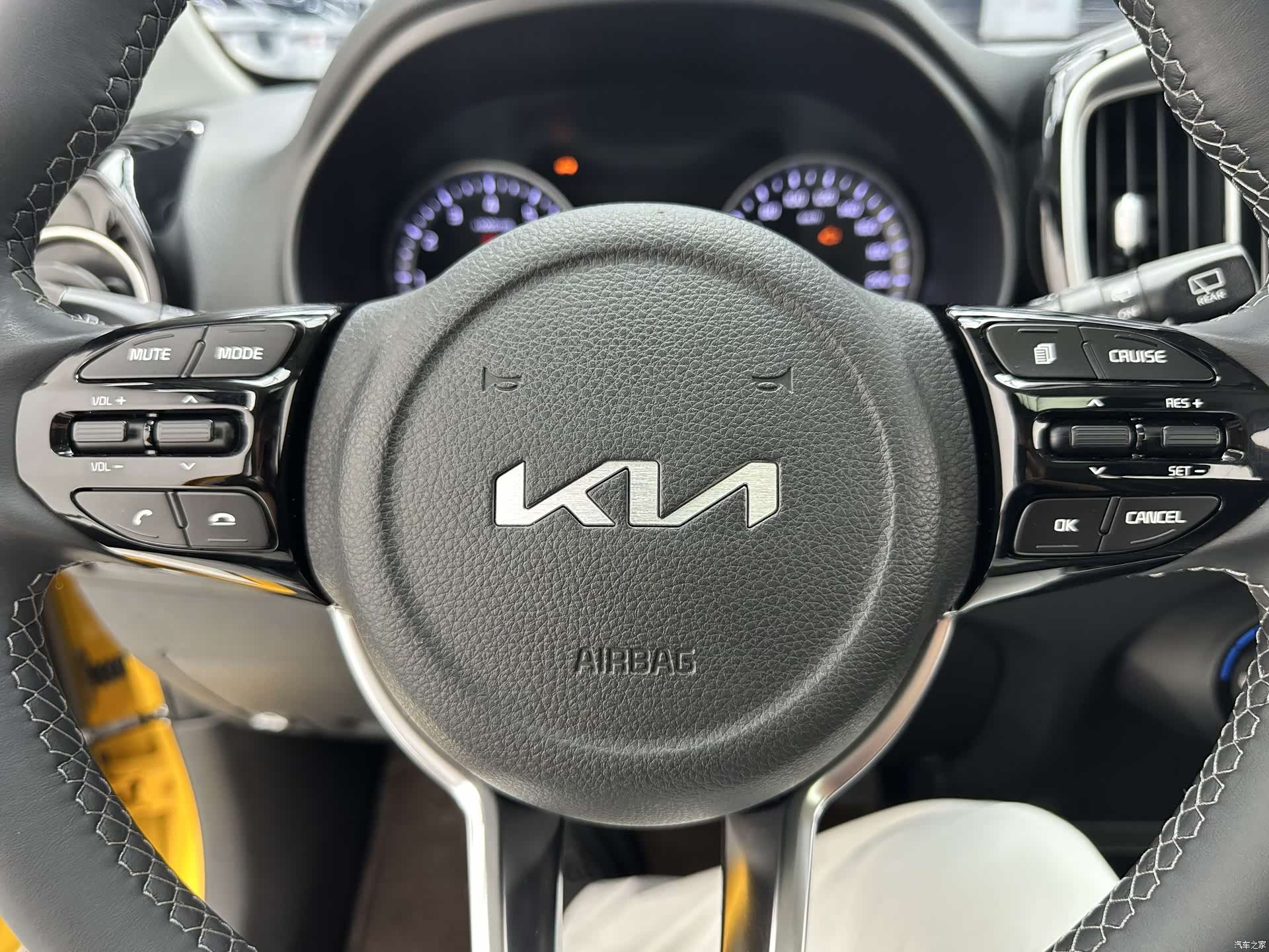 Kia KX1, 2022 13