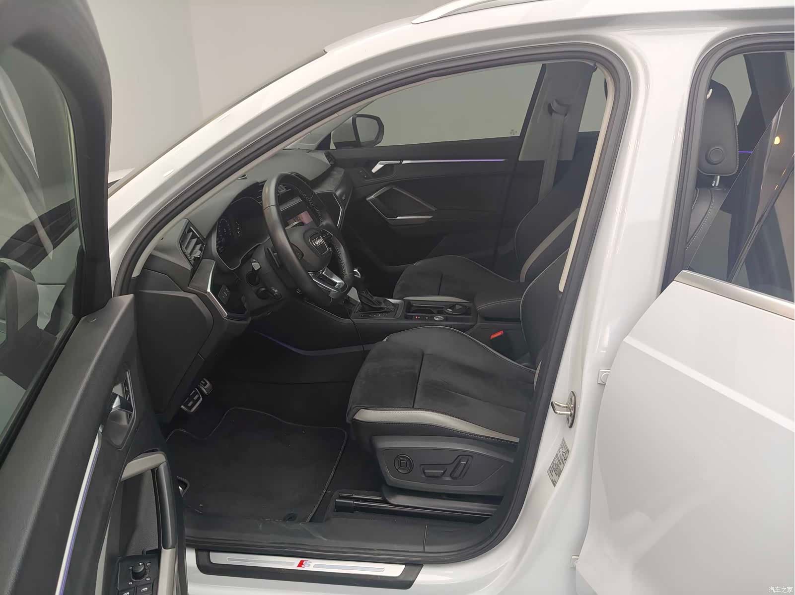 Audi Q3, 2020 13