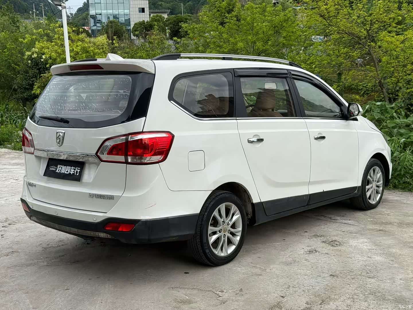 Wuling 730, 2015 9