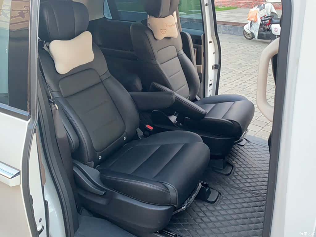 Trumpchi E8, 2024 17