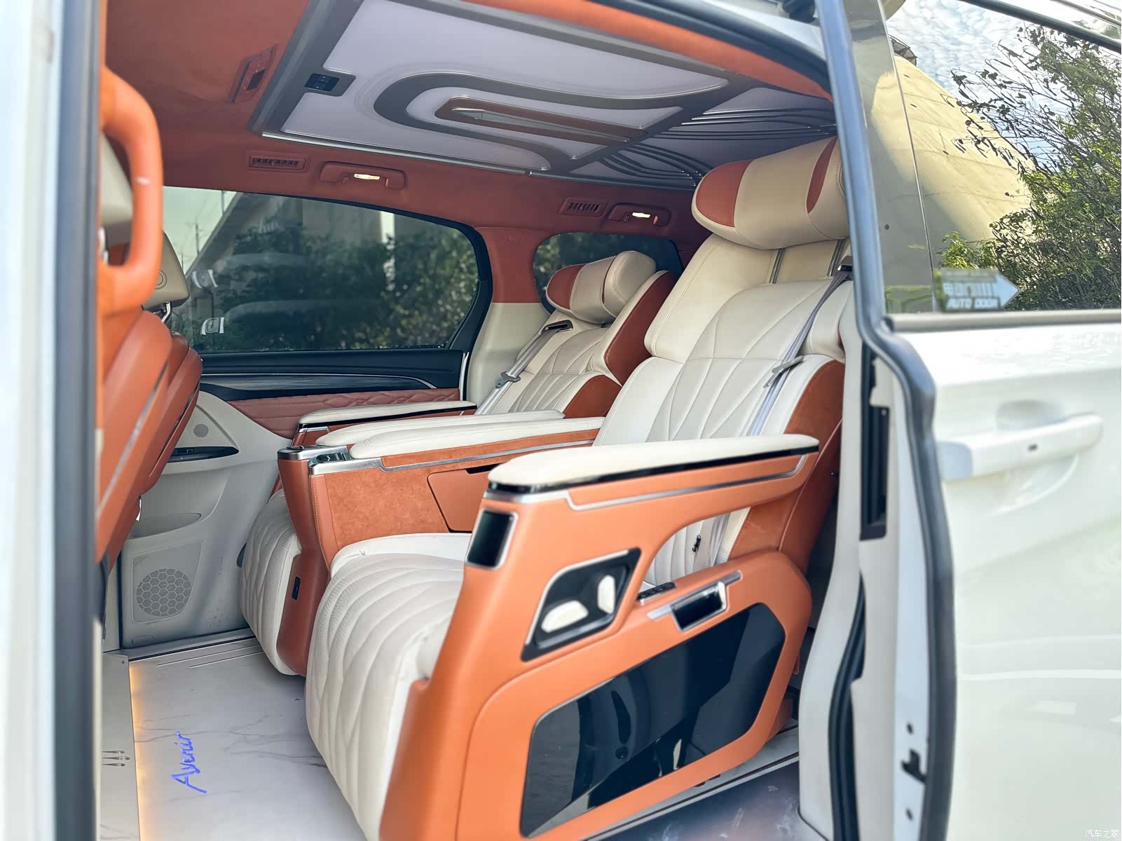 Buick GL8, 2022 6
