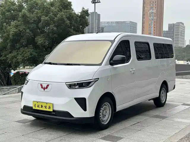 Wuling Yangguang 2024 — купить из Китая под заказ