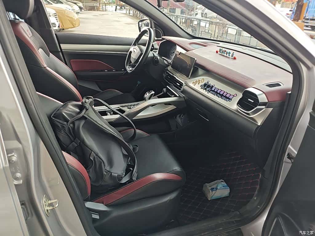 Geely Coolray, 2021 4