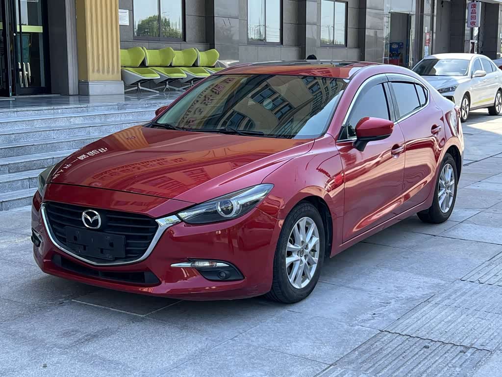 Mazda Mazda3 3 2017 1.5L AT Luxury V