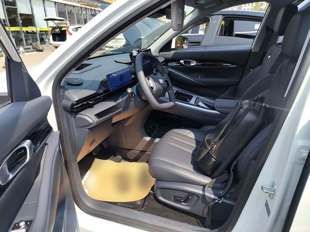 Geely Galaxy E5, 2025 15