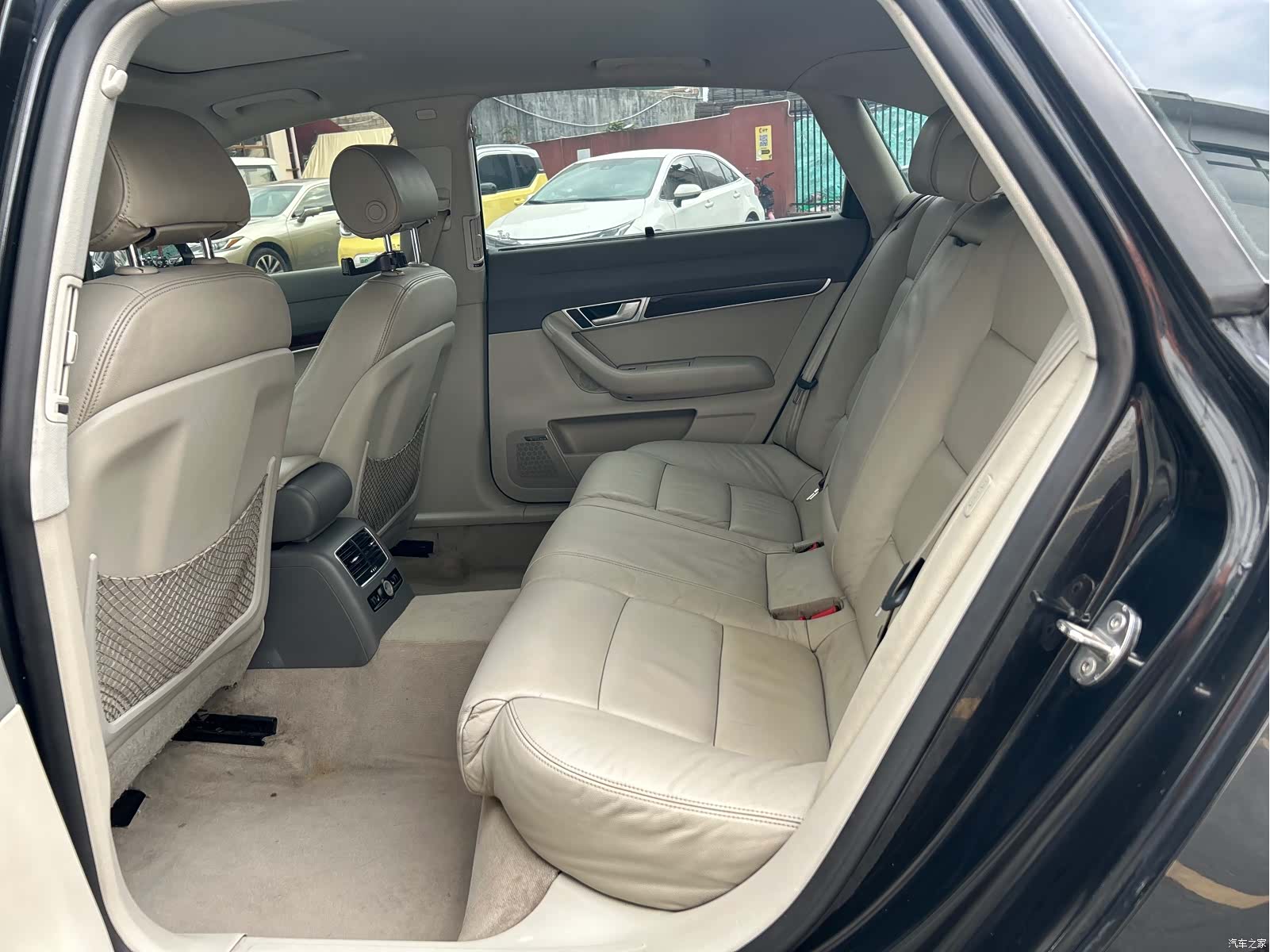 Audi A6L, 2010 15