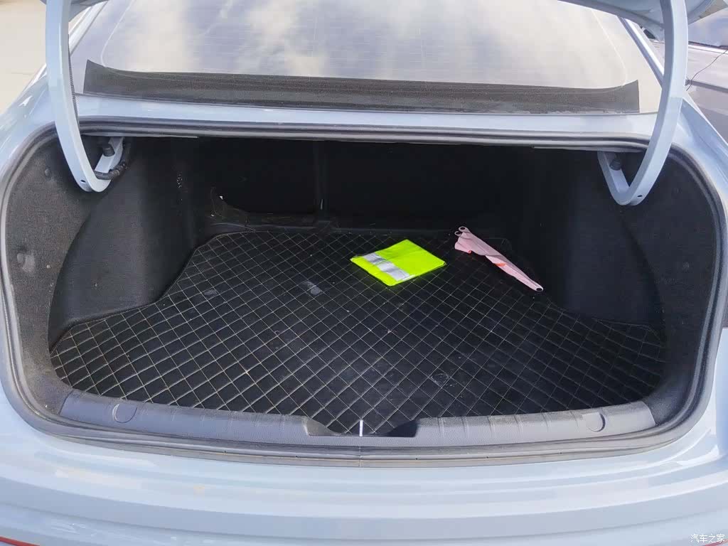 Geely Preface, 2022 9