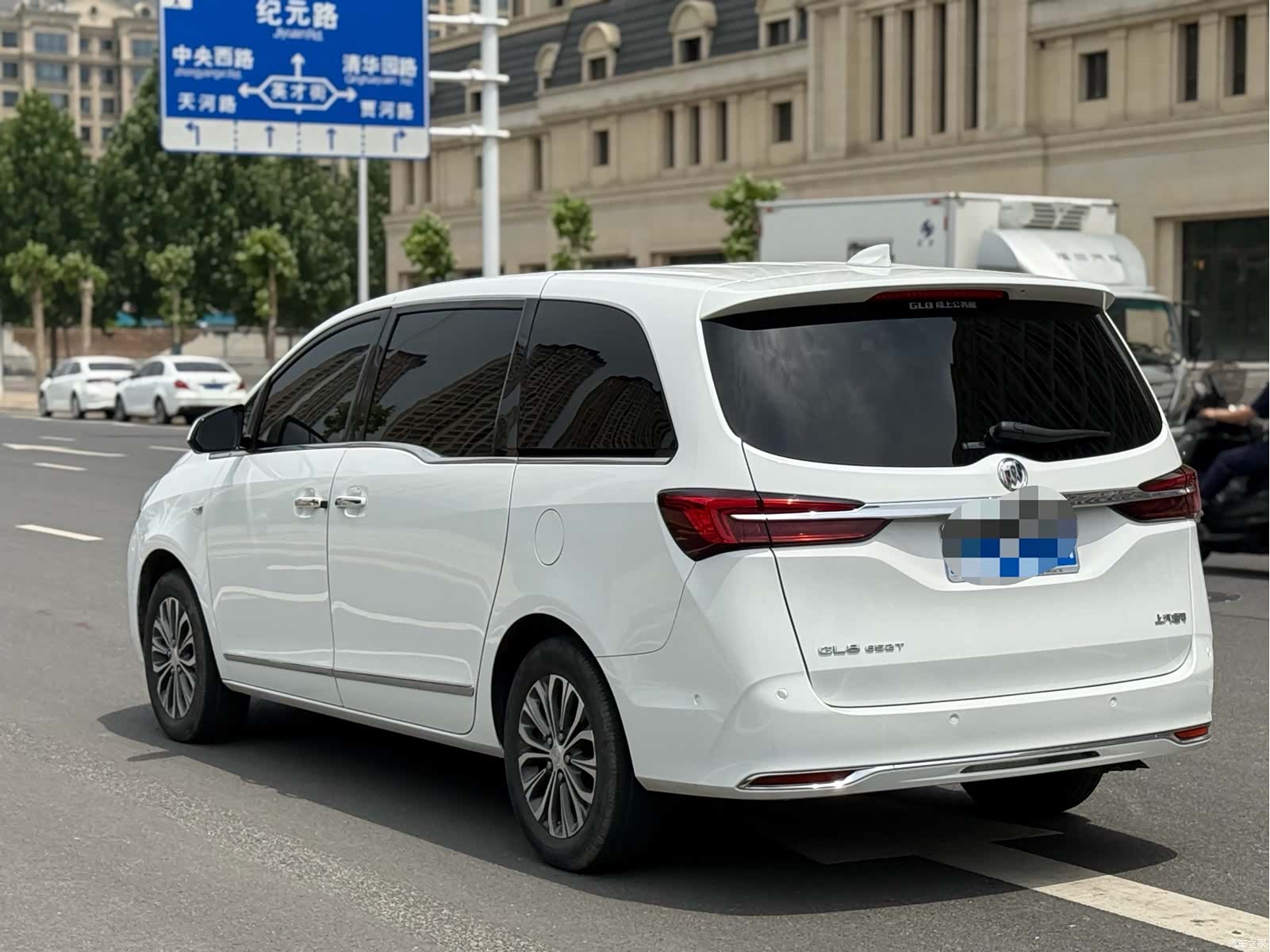 Buick GL8, 2021 6