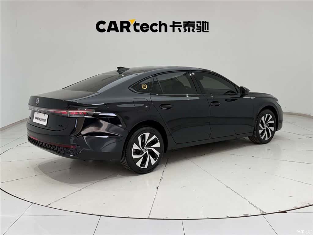 Volkswagen Passat, 2025 11