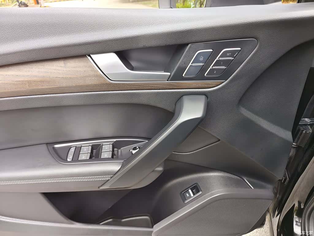 Audi Q5L, 2024 13
