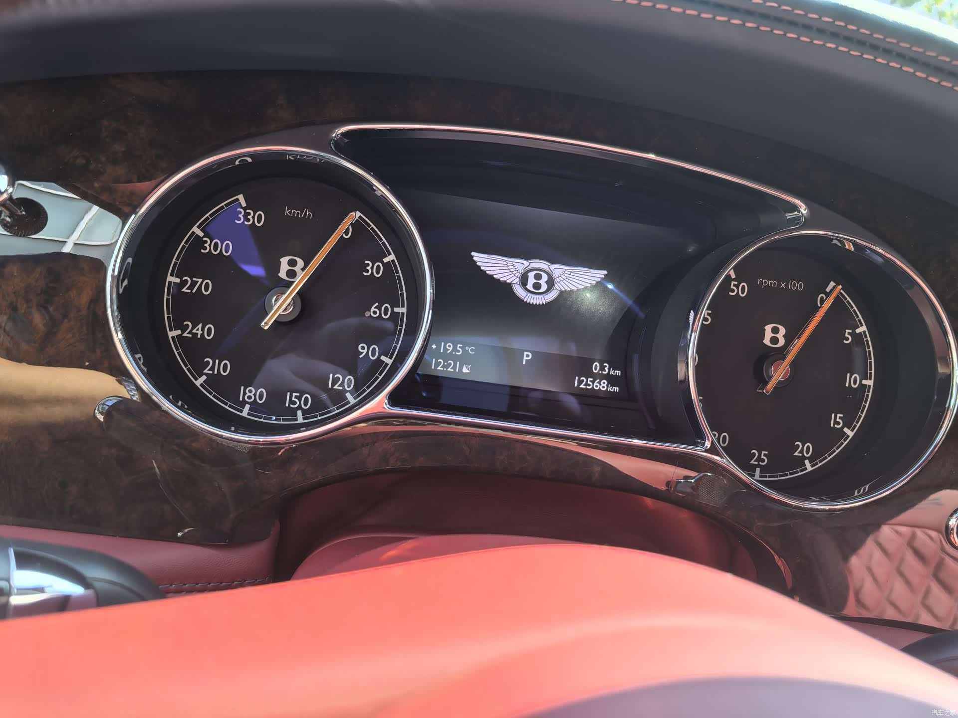 Bentley Mulsanne, 2019 25