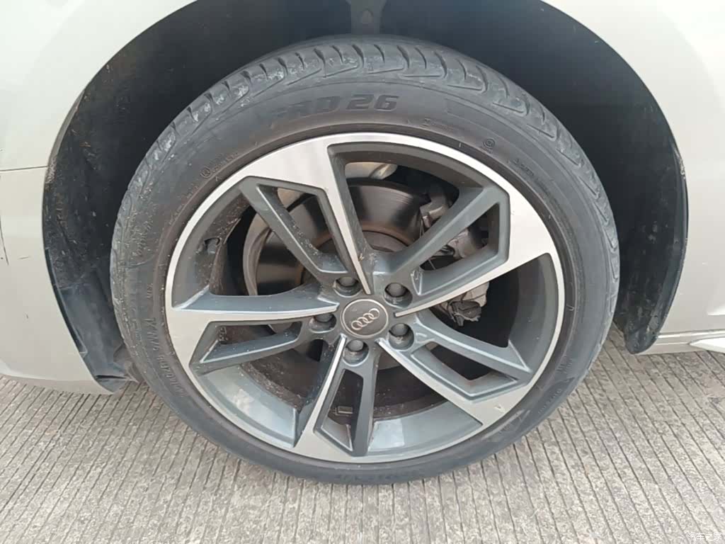 Audi A4L, 2019 23