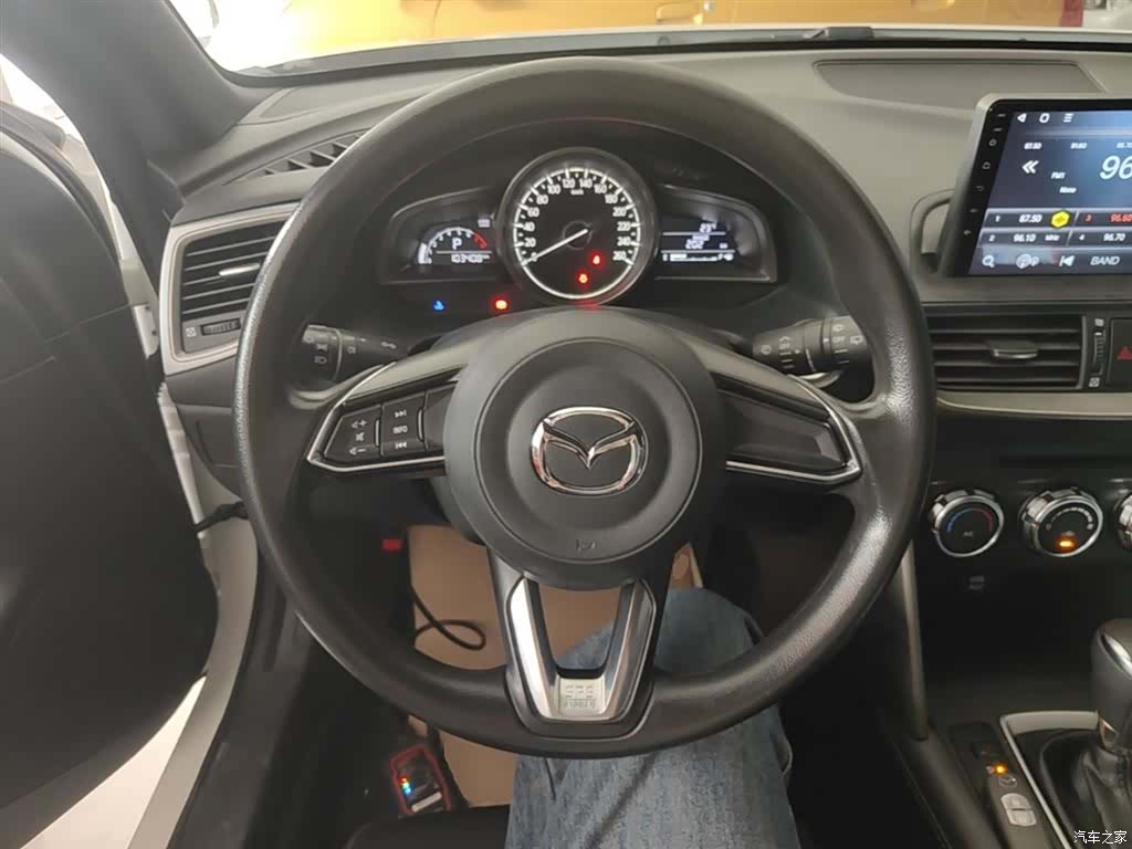 Mazda CX-4, 2019 11
