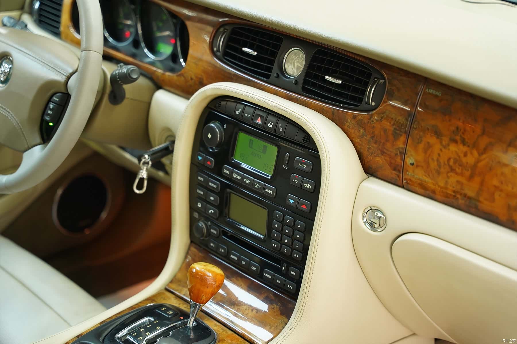 Jaguar XJ, 2008 16