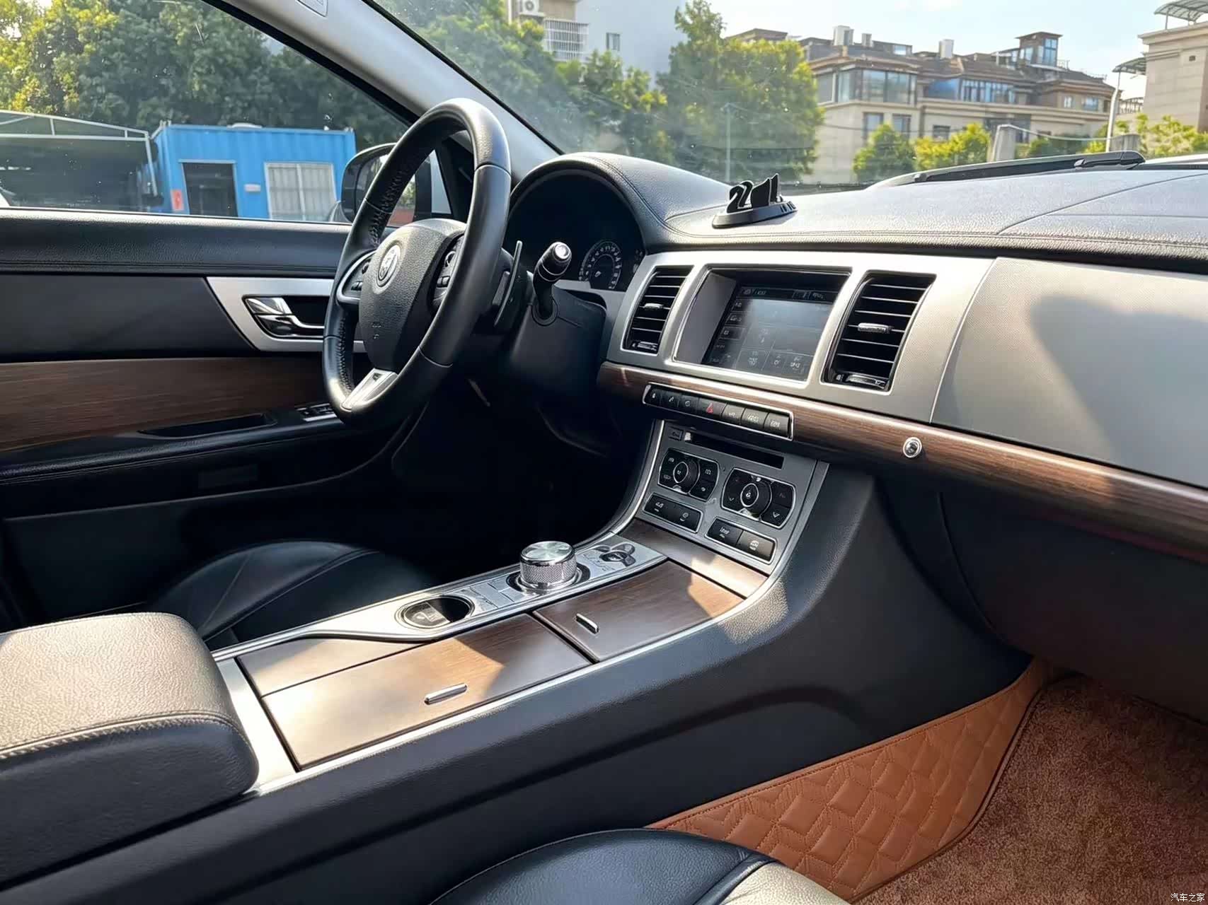 Jaguar XF, 2015 15