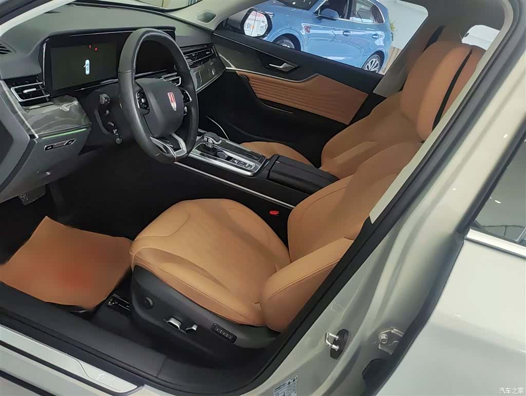 Hongqi HS5, 2023 10