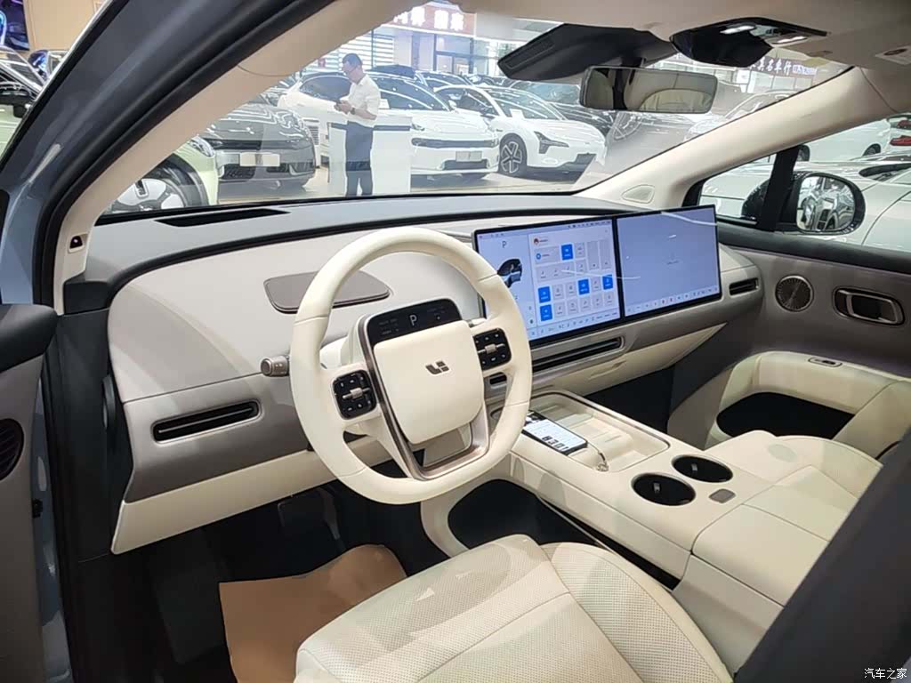 Li Auto i8, 2025 6