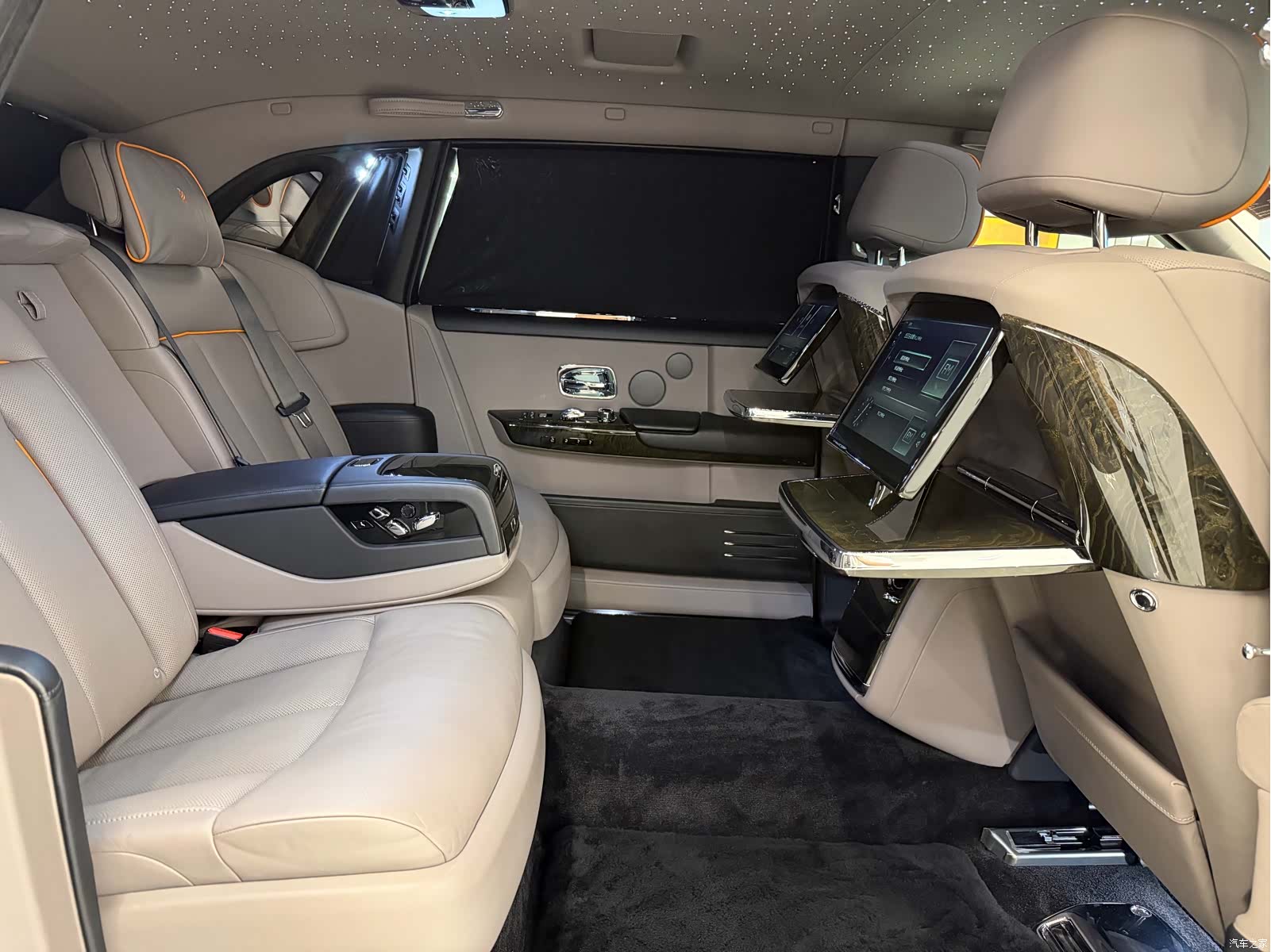 Rolls-Royce Phantom, 2019 8