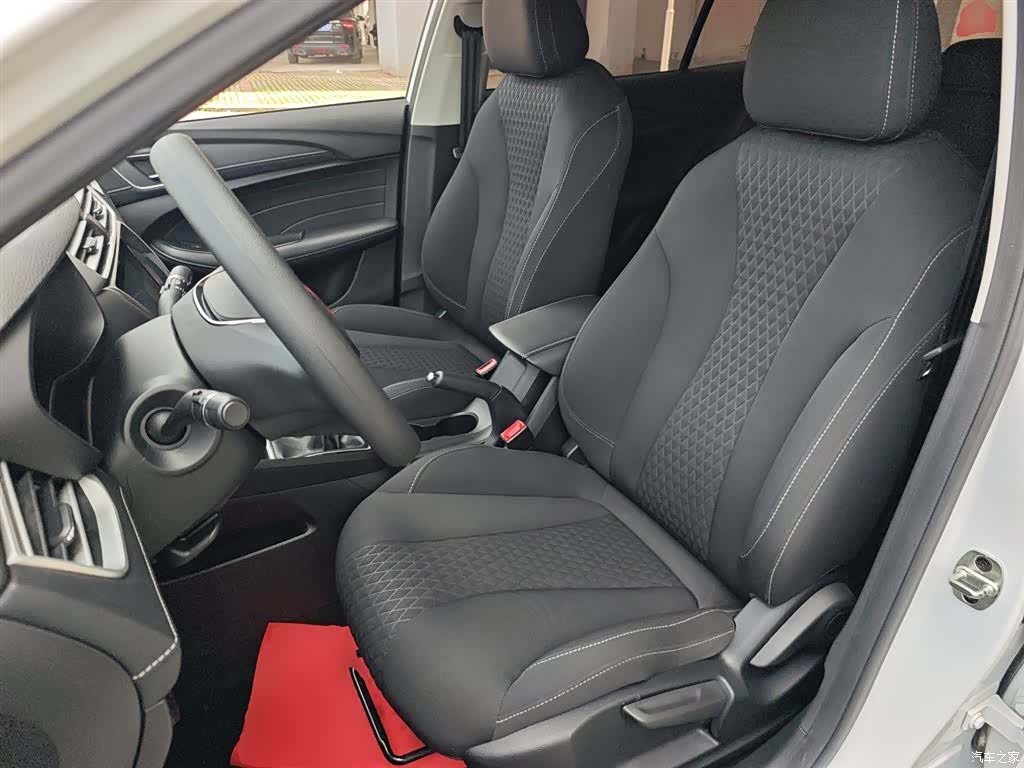 Roewe i5, 2021 15