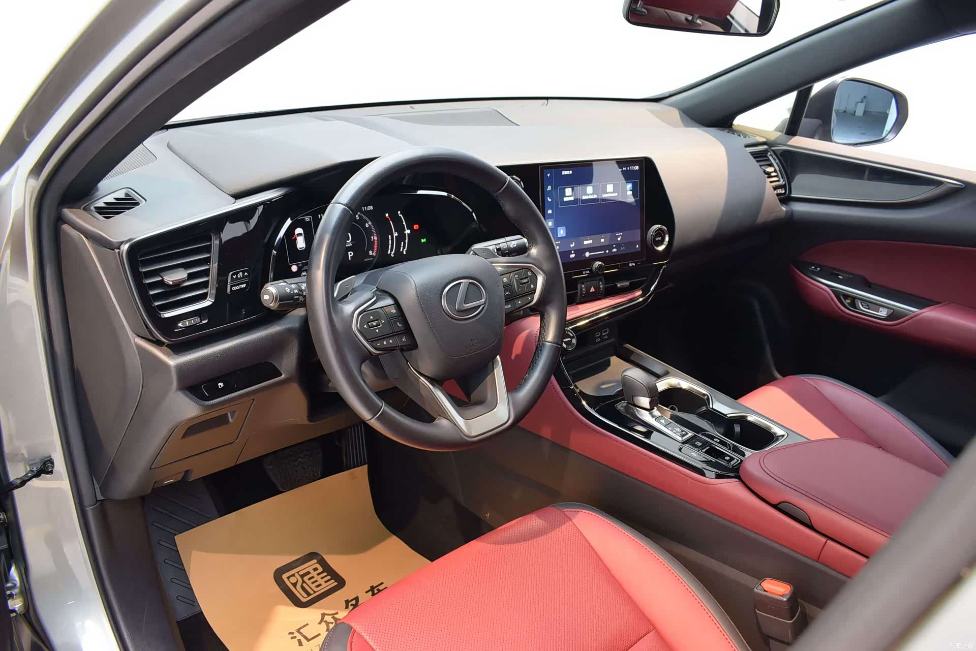 Lexus NX, 2022 все фото