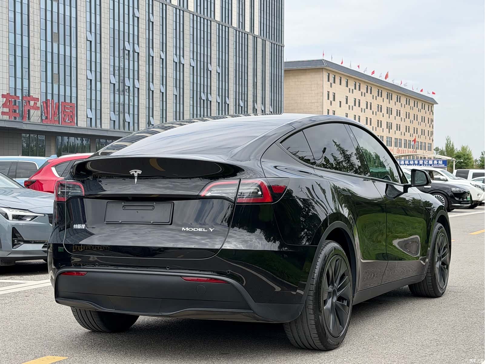 Tesla Model Y, 2024 4