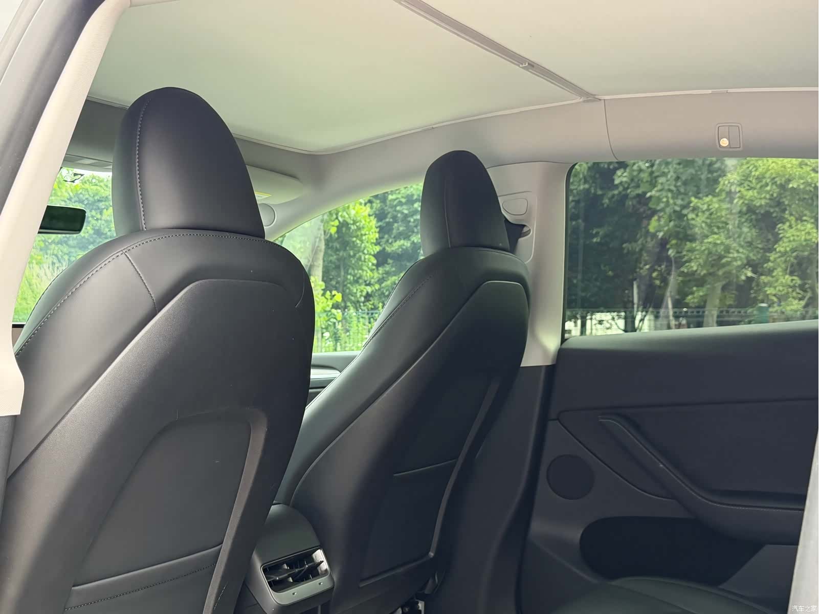 Tesla Model Y, 2024 9